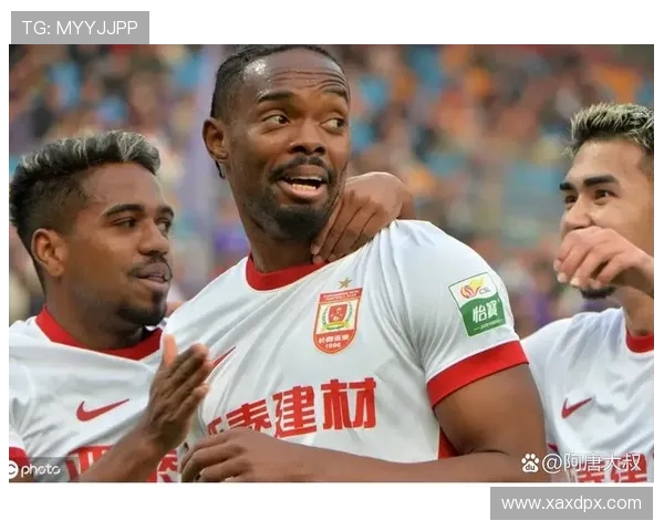 外援奥莫伊胡安弗与卡米洛携手亮相长春亚泰冬训备战新赛季